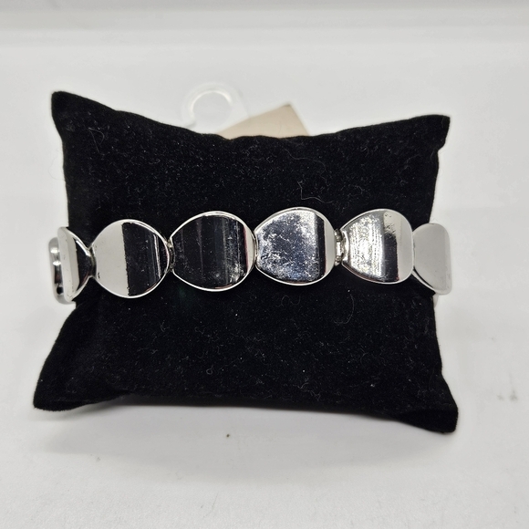 14th and Union silver tone stretch bracelet - Picture 1 of 5